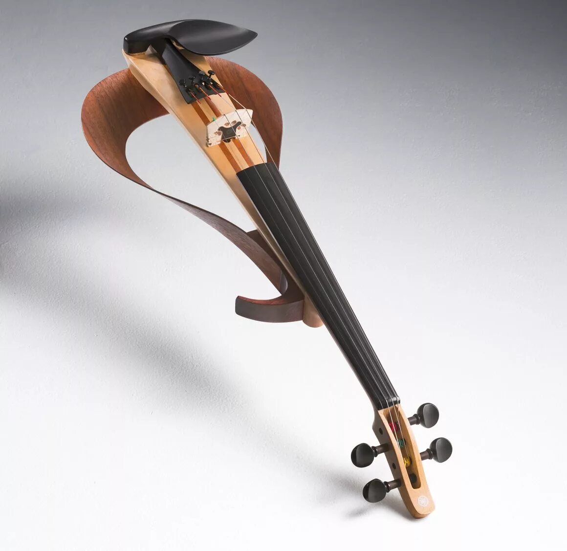 Electric violin. Электроскрипка Ямаха. Yamaha yev105. Yamaha Violins 104. Yamaha Silent Cello 4/4 svc50.