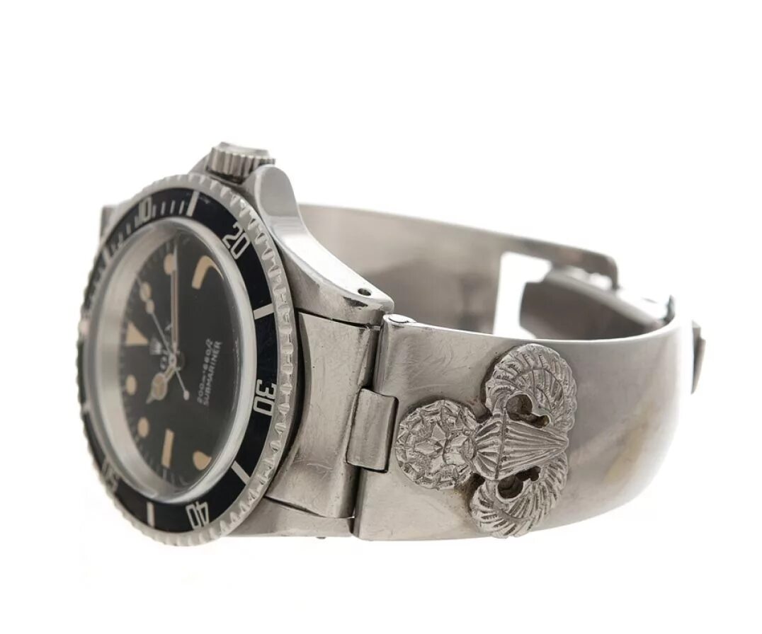 Seiko metal gear solid. На браслет эппл вотч шармы. Rich face watchface. Watch no date. Metal gear solid 5 watch.