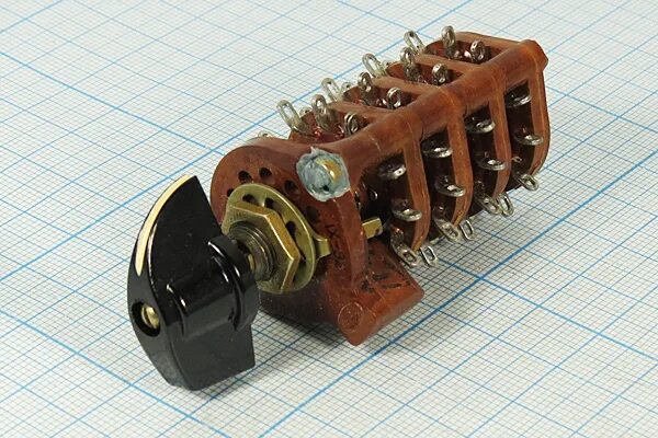 9п/4 на окружности. Переключатель 11 п 2 нпм. 11п 4. Галетный переключатель пм-11п2н. Пгк-11п4н.