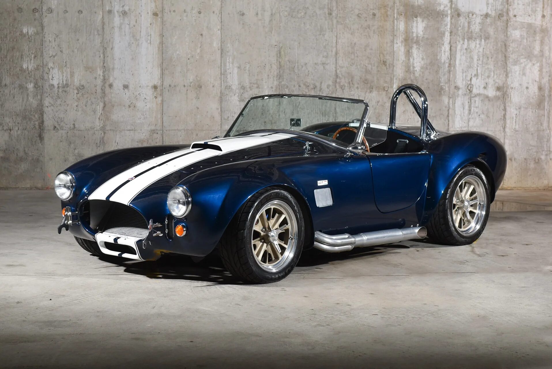 Shelby cobra купить. Шелби Кобра 1965. Форд Шелби Кобра 1965. Шелби Кобра 65. Кобра Шелби Шелби 1965.