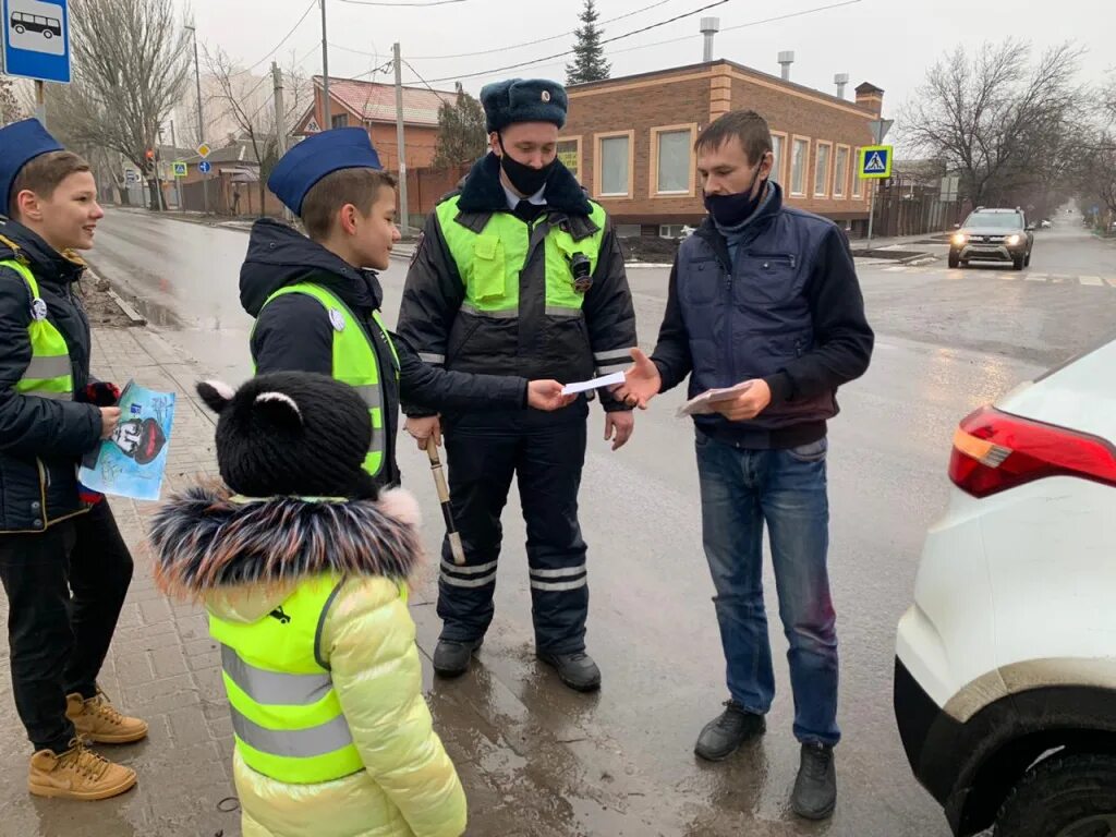 ГИБДД Сальск. Сотрудники ГИБДД Сальск. Отряд дорожный патруль. ЮИД лицей 11 Ростов.