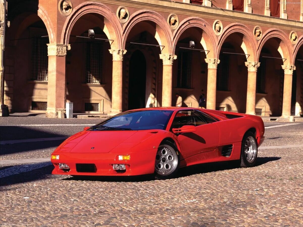 Lamborghini diablo vt. Lamborghini diablo. Ламборгини диабло красная. Ламборджини дьябло 1990. Красный диабло.