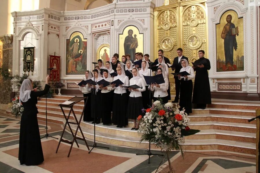 Основа православной музыки. Хор храма Христа Спасителя. Церковного пения Православие храм Христа Спасителя. Архиерейский мужской хор Александро-Невского кафедрального собора. Хор в церкви.