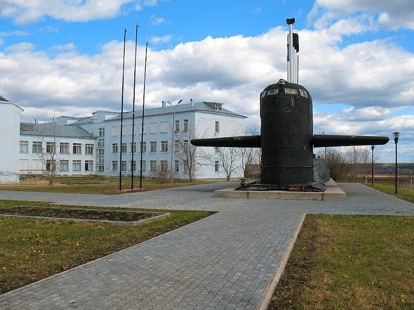 Красавино вологодская область. Музей Сергея Преминина в Красавино. Сергей Преминин его музей в Красавино. Музей 15 школы имени Сергея Преминина Красавино. Памятник Сергея Преминина Красавино Великоустюгский.