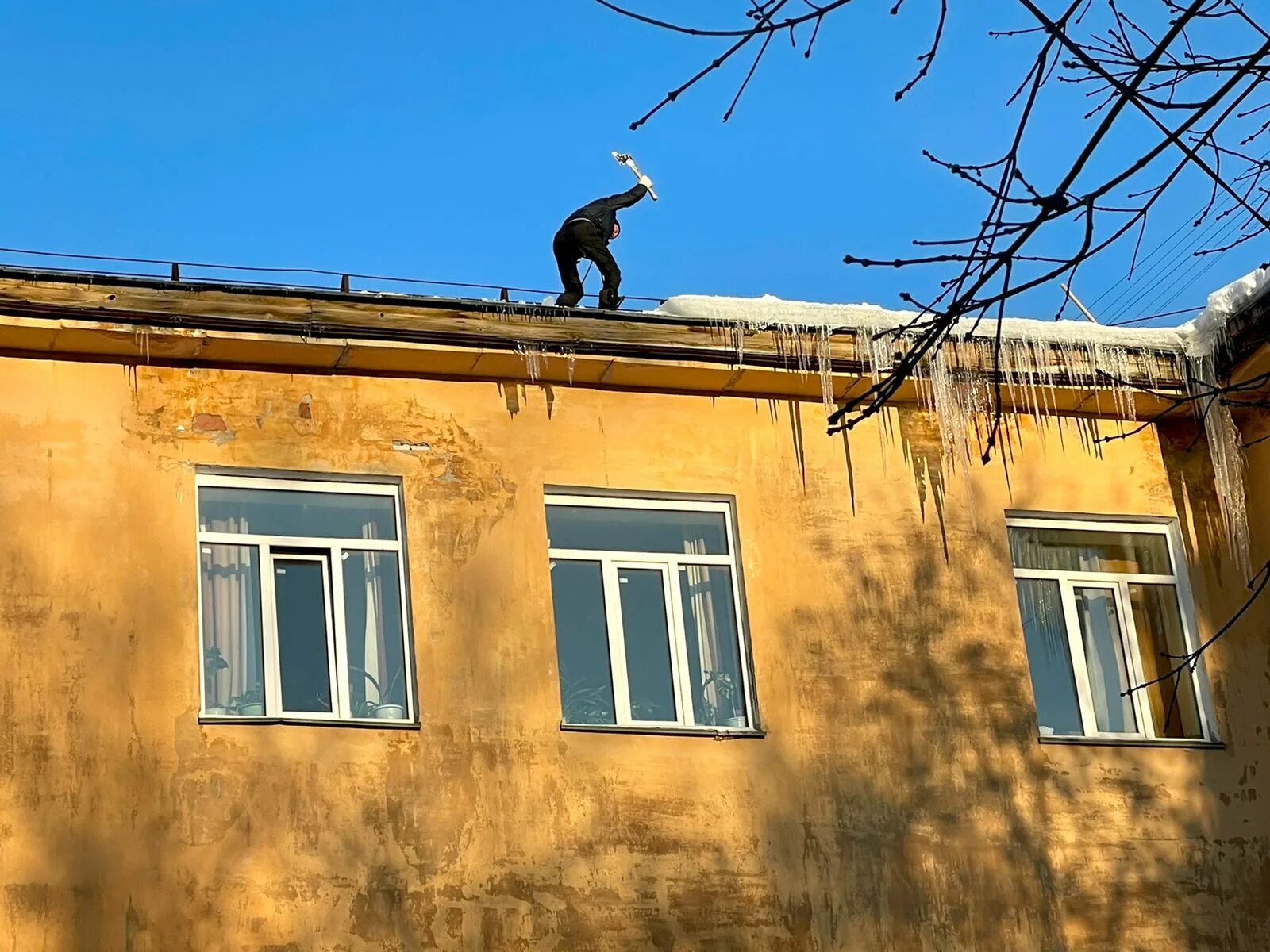 Ати нижний новгород сайт. Крыши домов провода Нагорный Чапаевск.