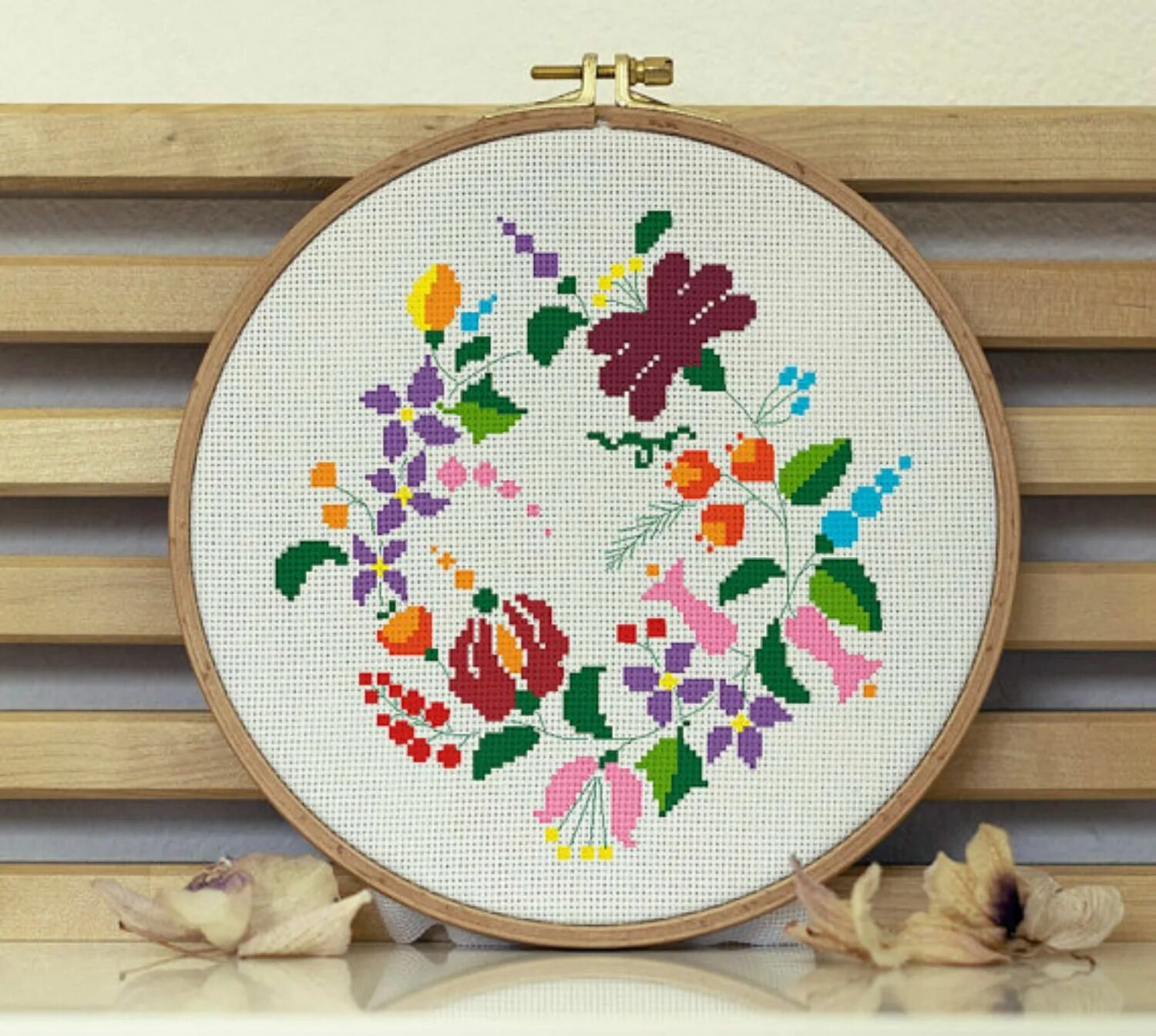 Вышиваем крестиком цветы. Вышивка сердечки ренато паролин схемы. Cross stitching patterns. Cross stitching patterns. Вероник ажинер home sweet home.