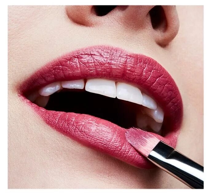Pierre rene royal matte lipstick. Розово бежевая помада. Eveline помада для губ сатиновая variete. Помады с сатиновым эффектом. Помады для губ атласный.