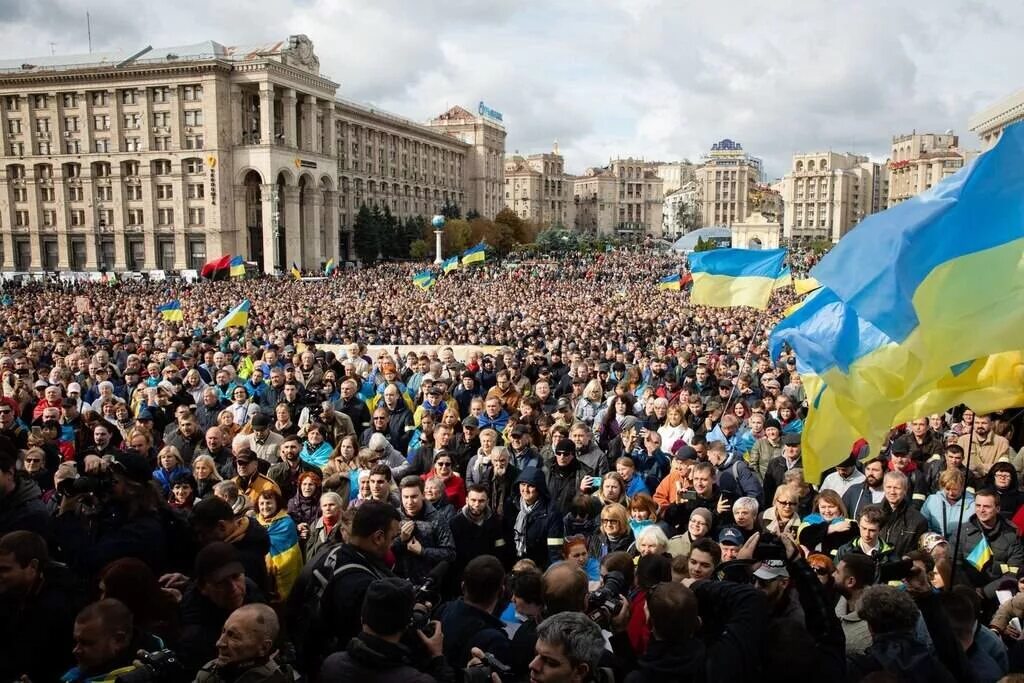 1 июля киев. Киев 2013 Майдан. Киев площадь независимости Евромайдан. Майдан Незалежности Киев 2014. Евромайдан на Украине в 2014.