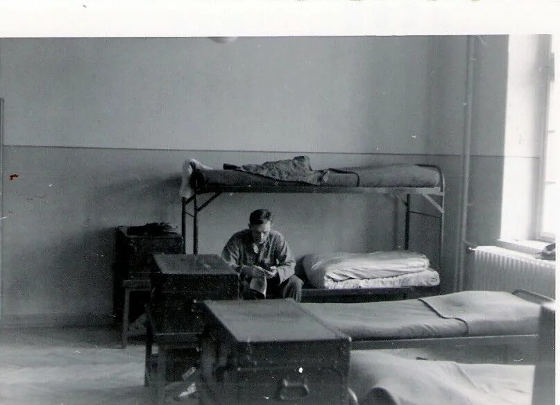 Госпиталь войны 2. Советские казармы. Кровать в госпитале. Солдатские казармы.
