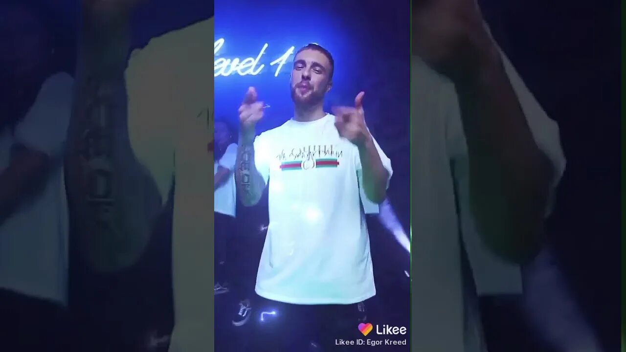 Egor kreed bunny. Самый грязный заяц. Песни егора крида 2018. Песни егора крида заяц. Багз банни грязный заяц.