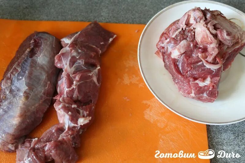 Мясо лося как приготовить мягким и сочным. Разделанное мясо сохатого.