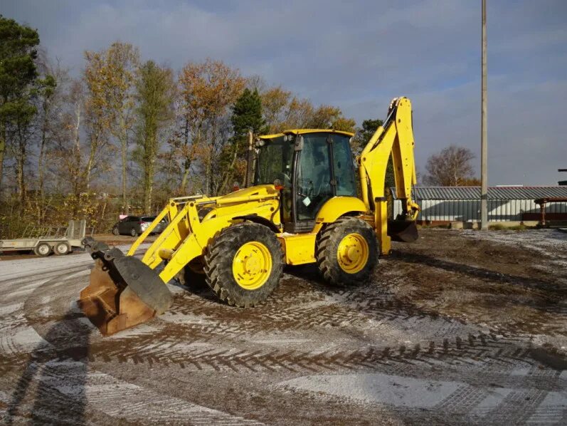 Экскаватор погрузчик казань. Экскаватор-погрузчик Komatsu wb97s. Экскаватор-погрузчик Komatsu wb97s-5. Комацу экскаватор погрузчик wb97s-5. Komatsu экскаваторы погрузчики wb97.