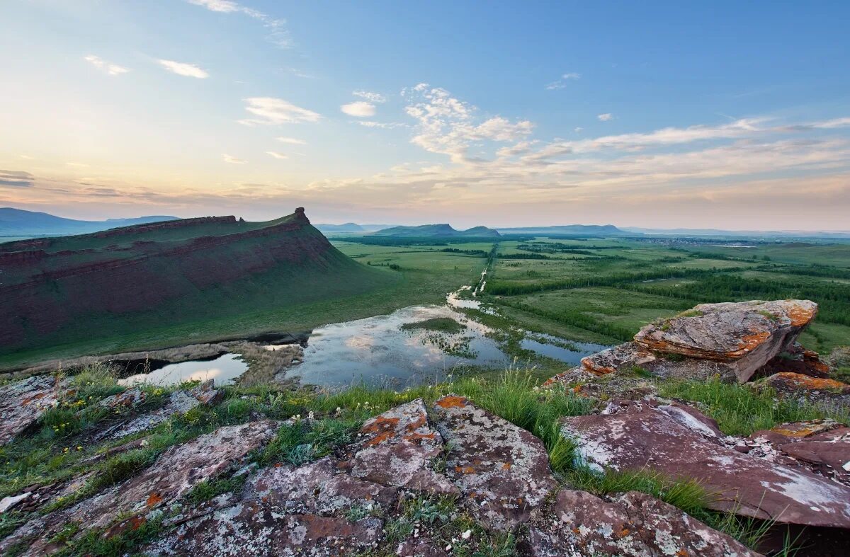 сибирь хакасия. скальный комплекс «сундуки» (хакасия). хакасия абакан природа. хакасия красивые фото. речка белый июс в республике хакасия.