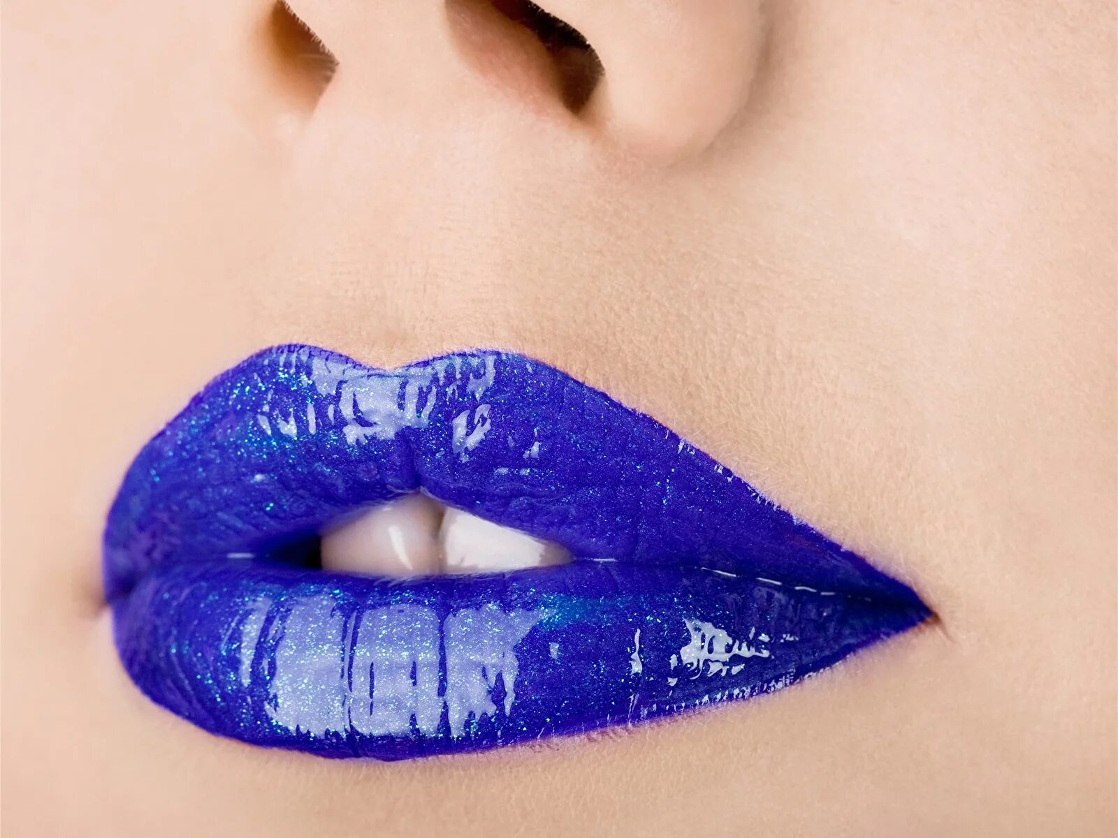 губы синие язык