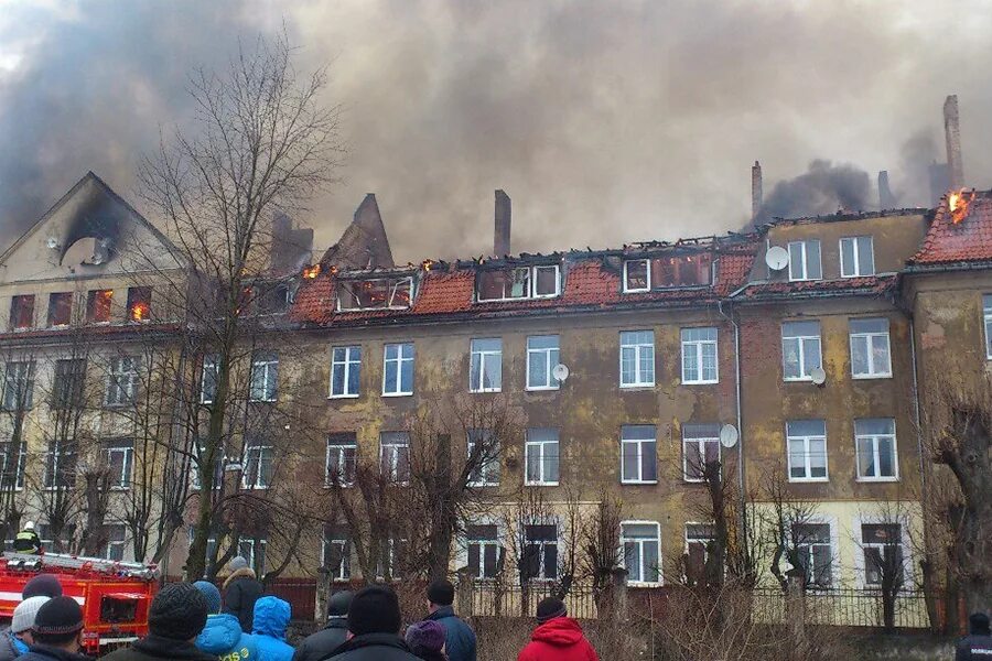 Черняховск улица Гагарина. Пожар в Черняховске. Пожар в Черняховске Гагарина. Черняховск Гагарина 17. Горел дом черняховского