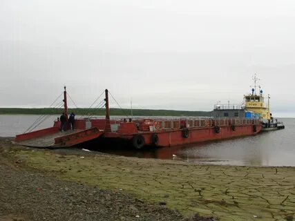 Баржа с аппарелью