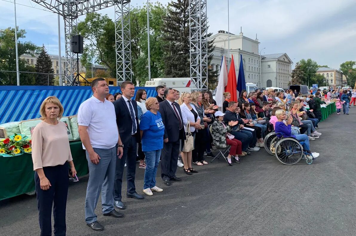 Группа инвалидов саратова. Саратовская область и инвалиды. ВОИ Саратов мероприятия. Воя автомобиль. Приветствуем участников соревнований.