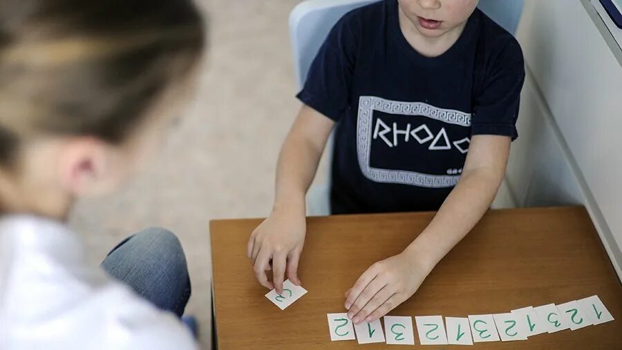 Тест на аутизм двери. M-chat тест. Атек аутизм. Даунизм у детей. Атек аутизм.