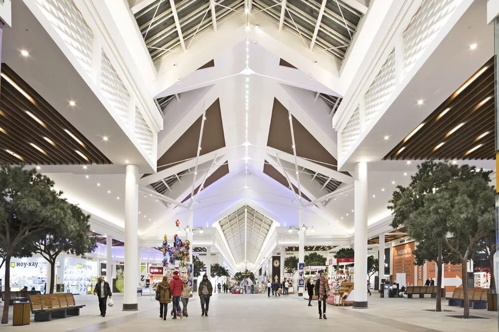 Трц «zеленопарк». Зеленоград тц зеленопарк магазины. Центральный атриум зеленопарк. Торговый центр зеленопарк в зеленограде. Зеленопарк в зеленограде.