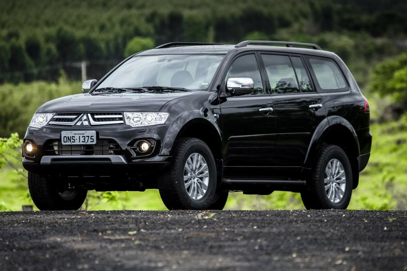 Машина мицубиси паджеро. Паджеро спорт 4. Mitsubishi Pajero Sport 2. Мицубиси Паджеро 4x4. Jeep Mitsubishi Pajero.