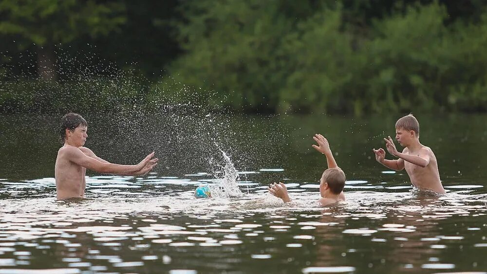 День когда можно купаться. Купание летом. Лето купаться. Купание в водоемах. Купаться летом.