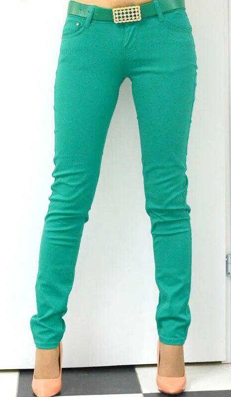 Джинса зеленая купить. Салатовые джинсы женские. Зеленые джинсы. Зелёные джинсы женские. Светло зеленые джинсы женские.