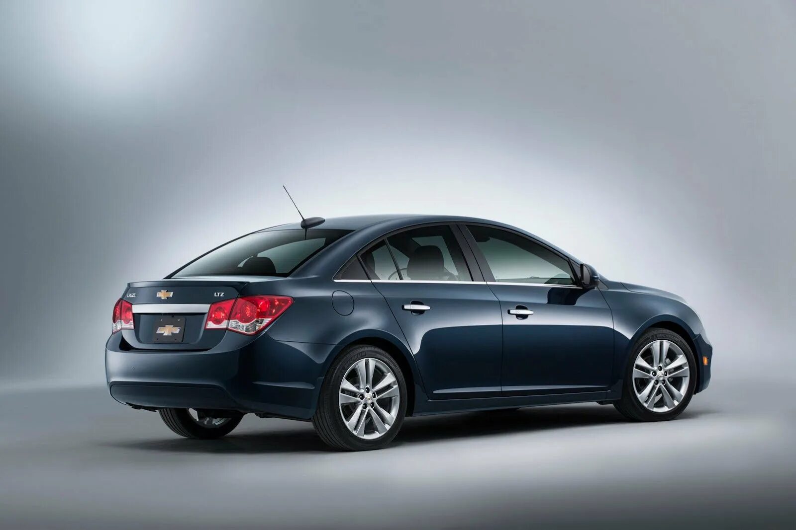 Chevrolet Cruze 2015. Chevrolet Cruze седан 2015. Chevrolet Cruze LTZ. Chevrolet Cruze 2015 SX.