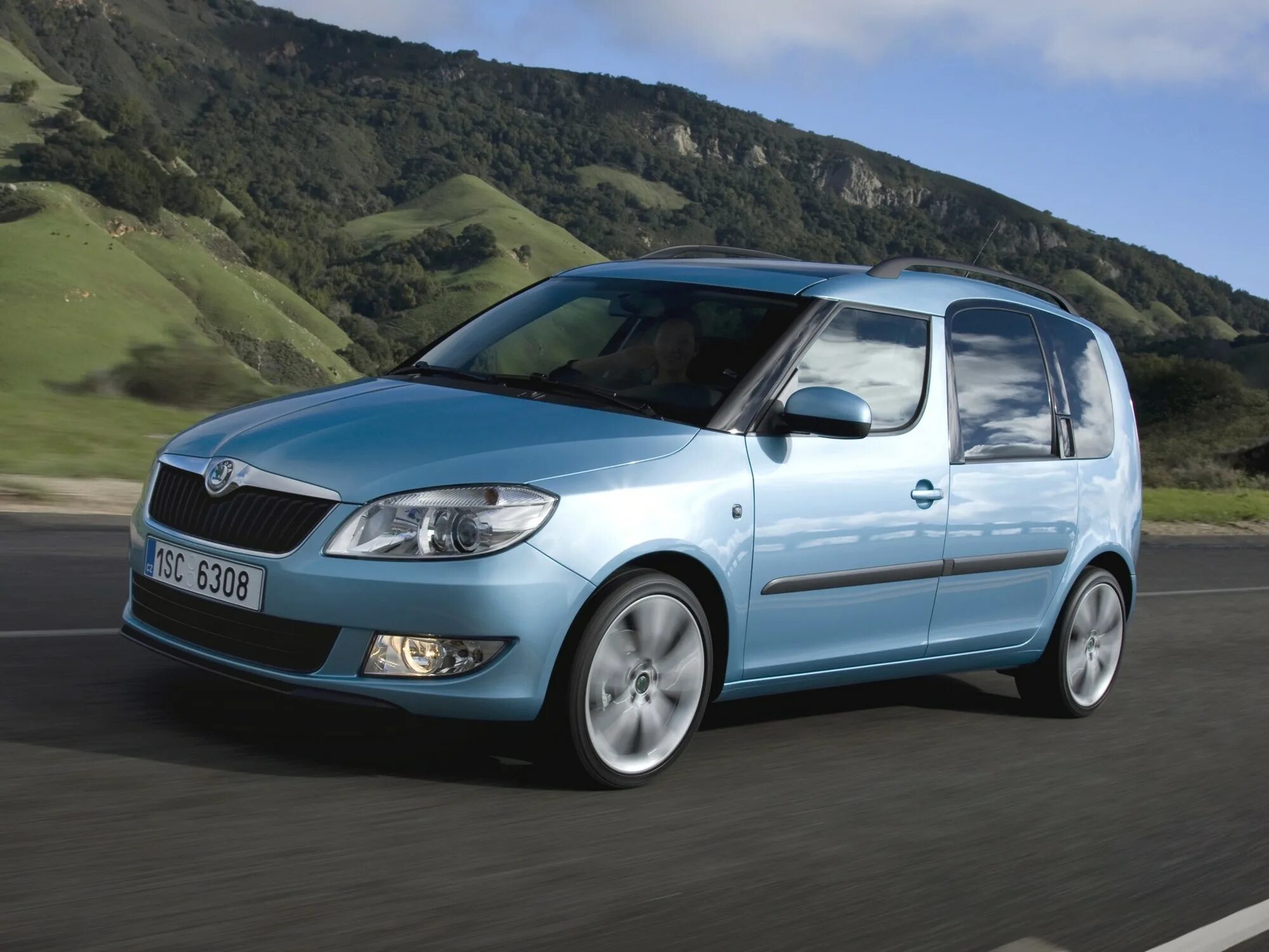 4. 6. Skoda roomster 2010. 4. Skoda roomster 2015.