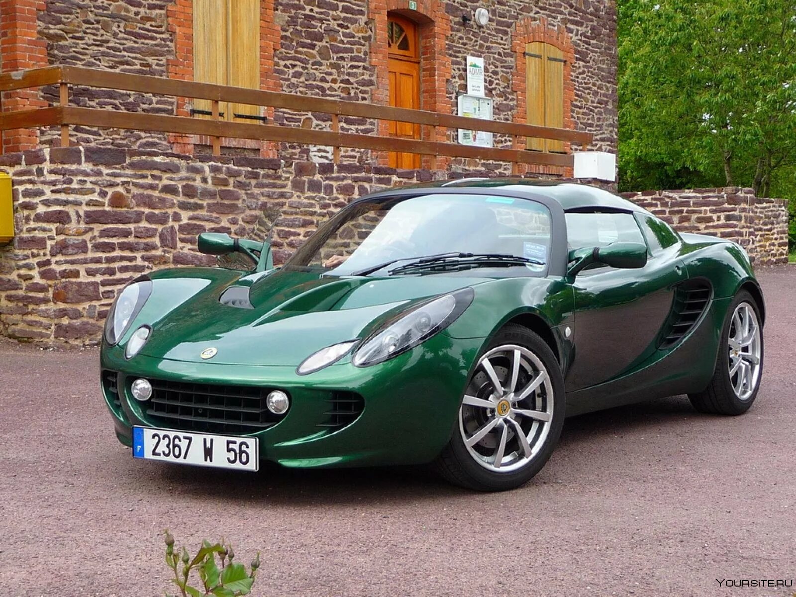 Лотус Элис зеленая. Lotus Elise 1.8. Бритиш Грин Лотус. Лотус Elise 2.