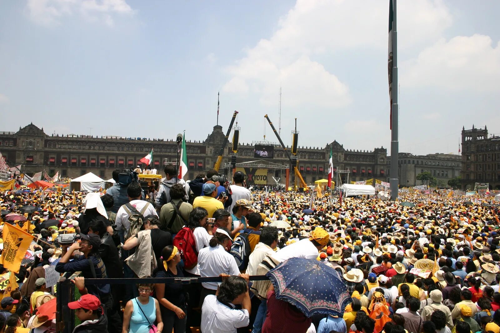 Оппозиция Мексики. Партия мексиканской революции. Assembled Mexico. Мексика митинг