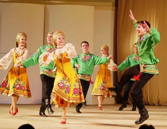 Женский костюм для кадрили. Русский народный танец кадриль. Ансамбль березка кадриль. Ансамбль березка кадриль. Исторические танцы.