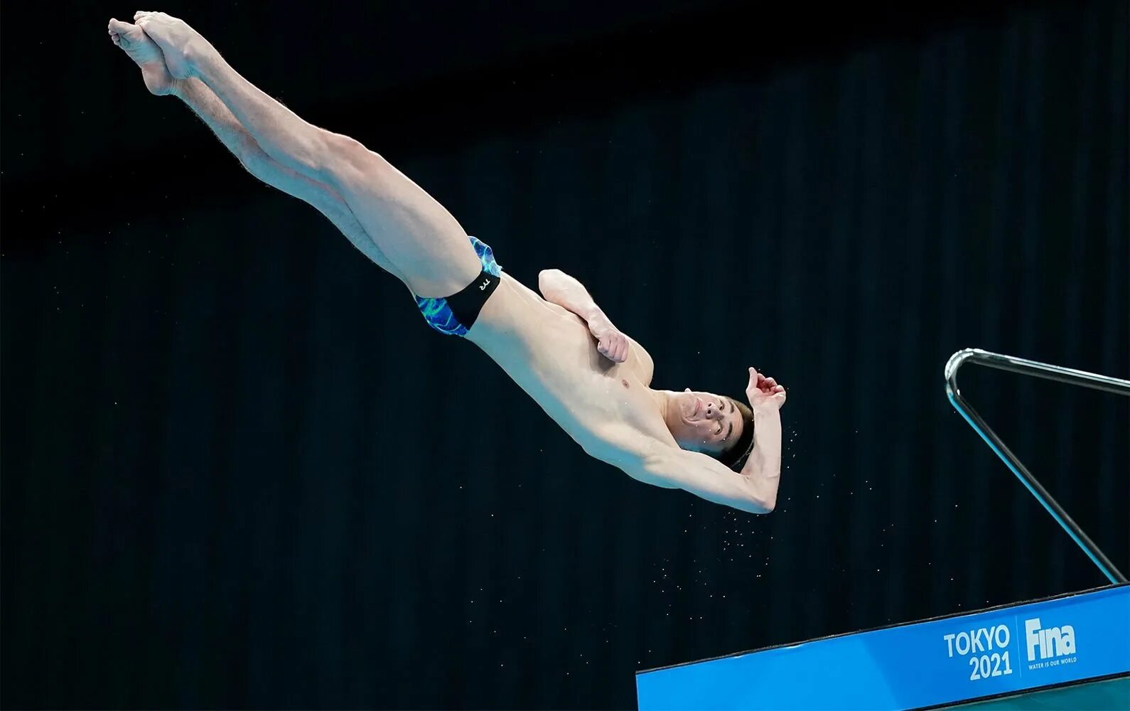 Прыжки в воду чемпионат россии. Рогава Сандро прыгун в воду. Сандро Рогава прыжки в воду.