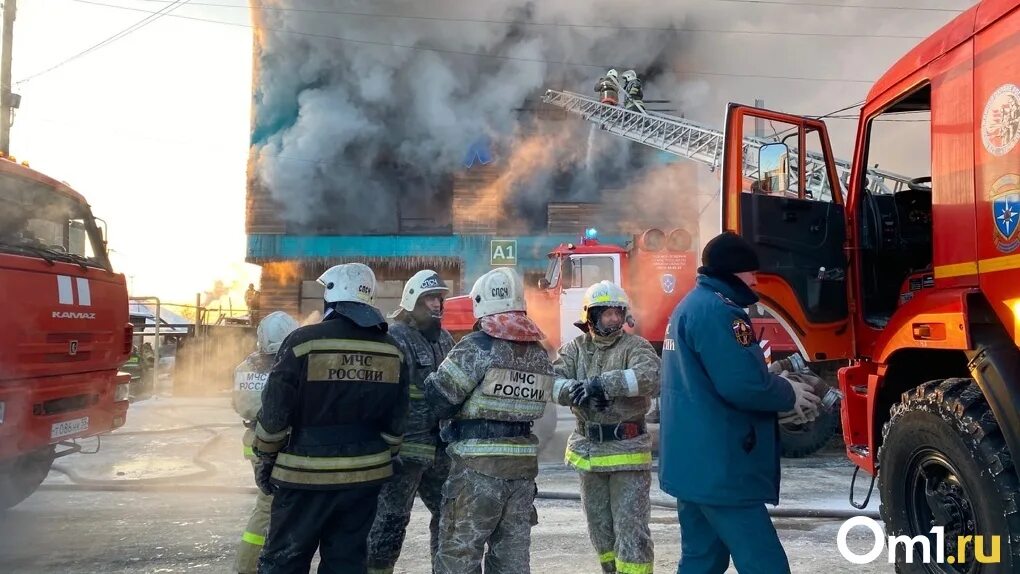 Пожары в омске за последние сутки. Пожарные омск. Пожар в омске сейчас. Пожары в омске за последние сутки. Пожар омск комбинатская.
