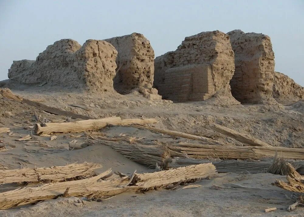 Лобнор ядерные испытания. Столица лоулань. Осада лоулань. Город лоулань. Пустыня лобнор.