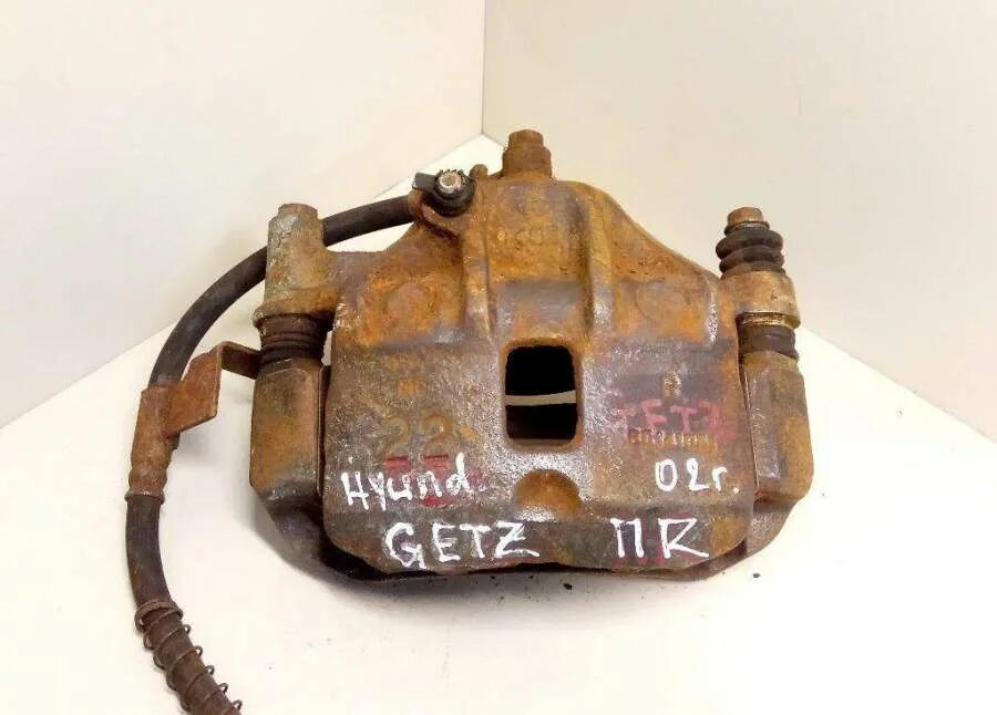 Суппорт хендай акцент тагаз. Суппорта гетц. Скобы колодок задние getz. Суппорт хендай гетц 1. Getz пластина заднего суппорта.
