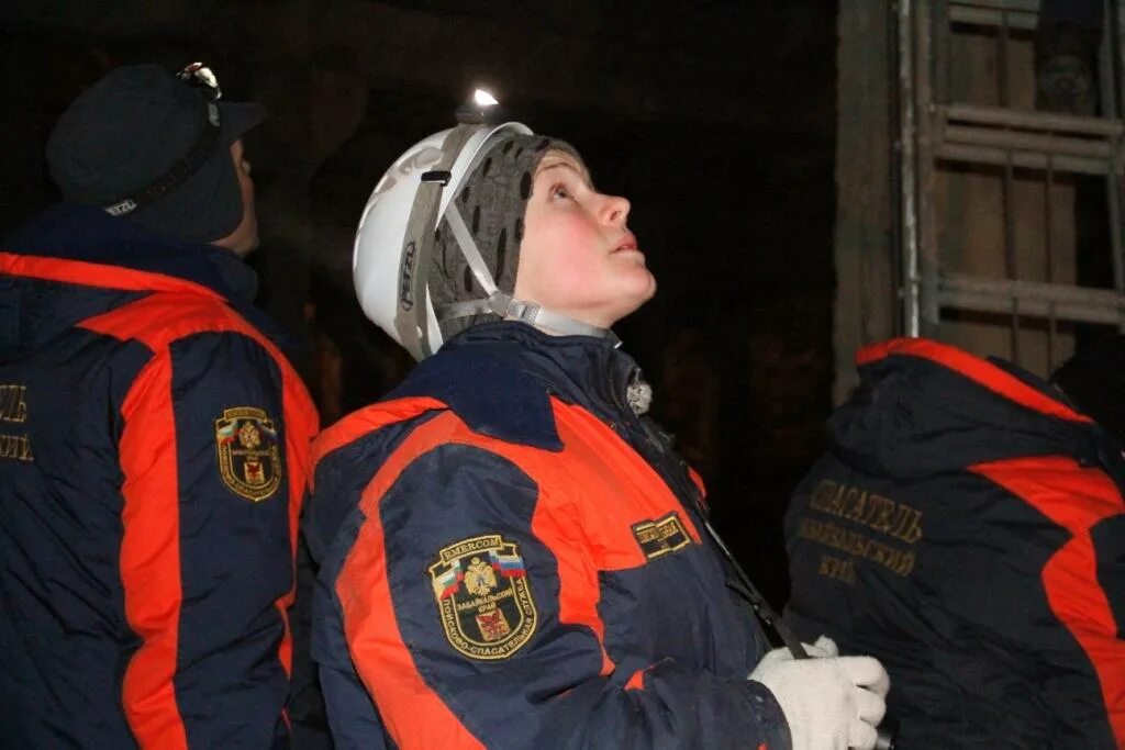 Подруга спасатель. Женщина спасатель. девушки спасатели мчс. спасатели в лицах. женщины русские спасатели.
