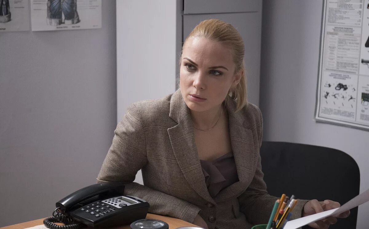 Ольга арнтгольц. Татьяна арнтгольц 2022. Татьяна арнтгольц лазарев. Ведущие жди меня на нтв арнтгольц и александр лазарев. Ольга арнтгольц.