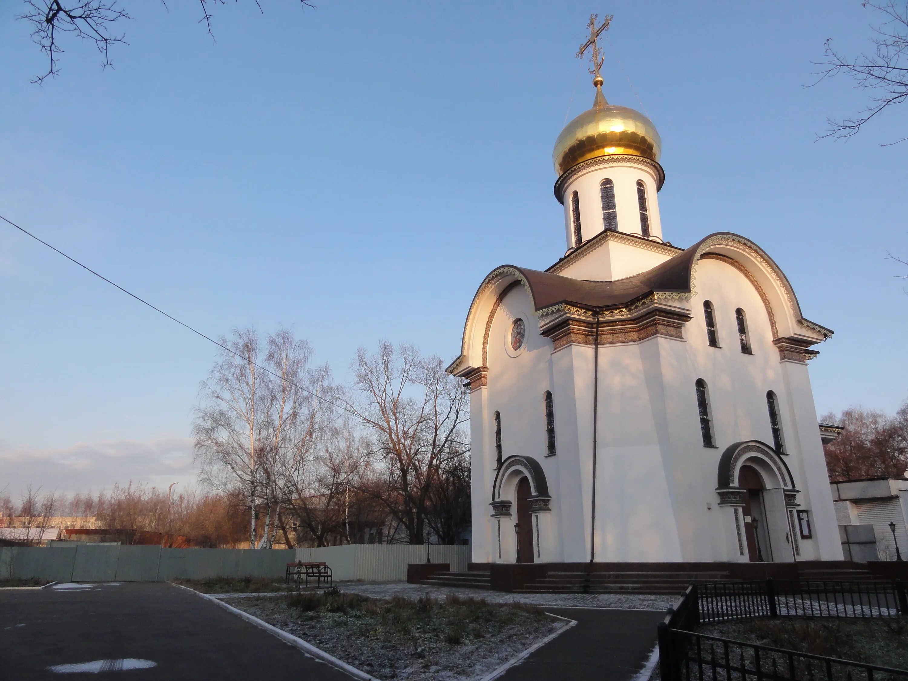 Церковь святой блаженной. Церковь Ксении Петербургской в Москве. Храм блаженной Ксении Петербургской в Даниловском, Москва. Храм блаженной Ксении в Кузьминках. Храм Святой блаженной Ксении Петербургской в Кузьминках.