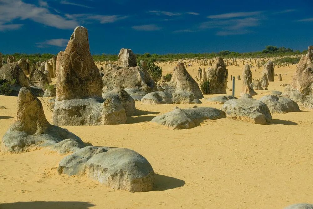 Самая крупная пустыня на земле. Пустыни Австралии. Пустыня Пиннаклс. Австралия пустыня Пиннакли.