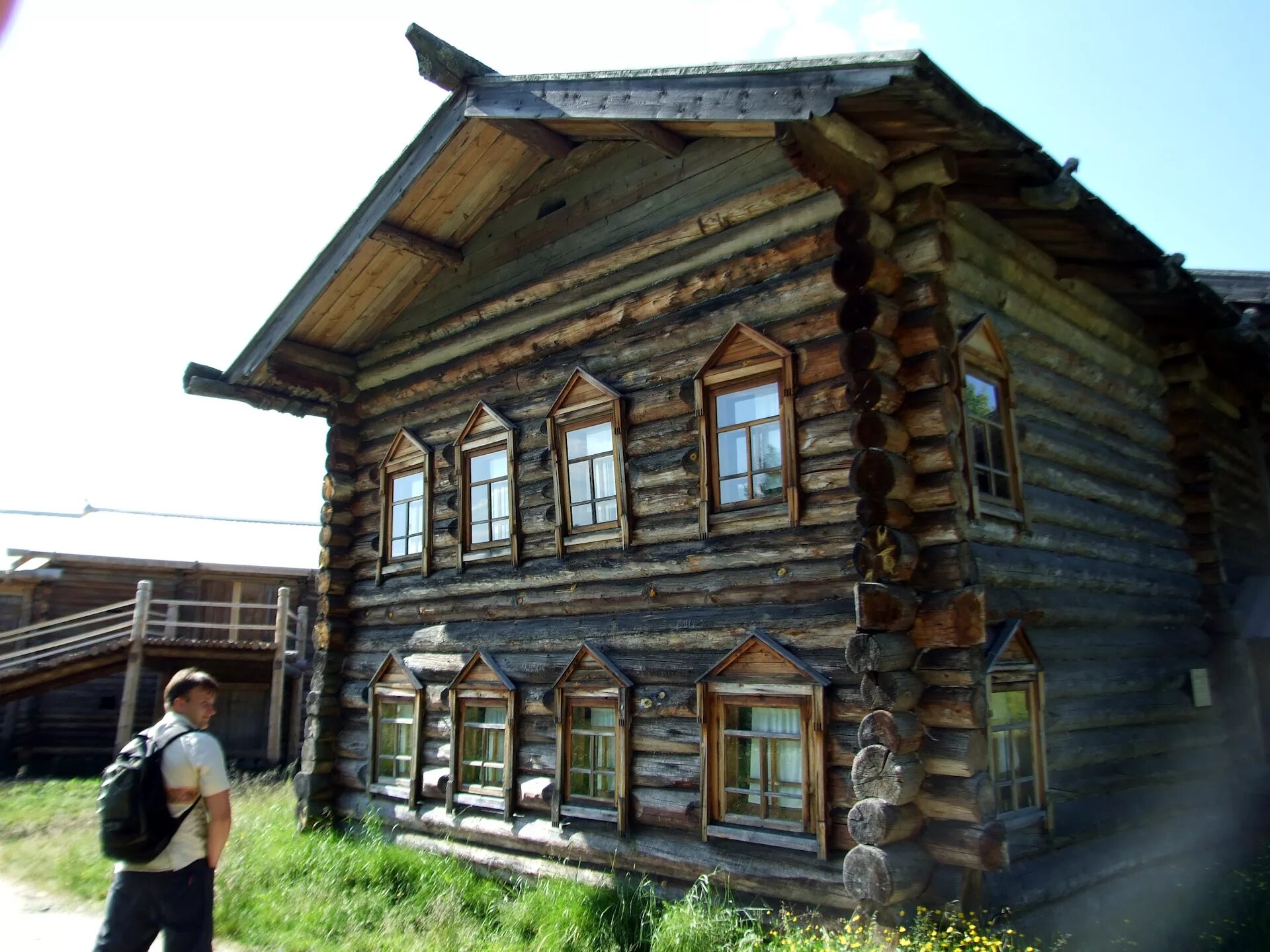 Изба архангельская область. Дом шестистенок архангельская область. Пятистенок вологодская губерния. Дом пухова в музее малые корелы. Дом шестистенок архангельская область.