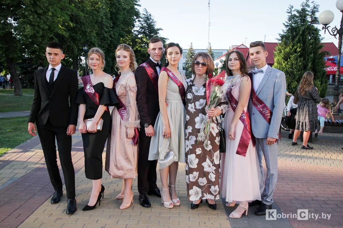 Курсы в кобрине. Средняя школа 1 кобрин. Кобрин сувениры. Курсы в кобрине. Салео леонид михайлович.