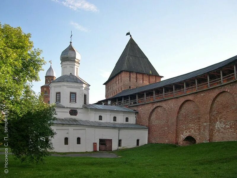 Великий новгород кремль грановитая палата. Музей владычный двор великий новгород. Новгородский двор. Владычный двор новгородского кремля. Новгородский двор.