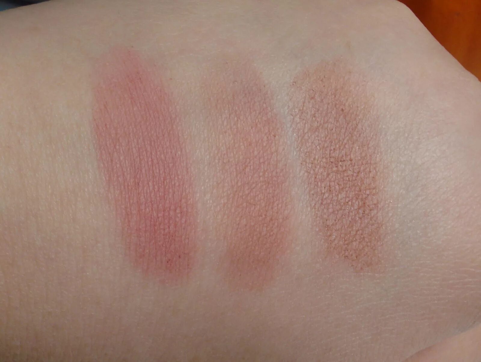 Mac Blushbaby свотч. Mac Mocha румяна. Румяна Mac Blushbaby. Mac Powder blush Mocha Blushbaby. Rad blush