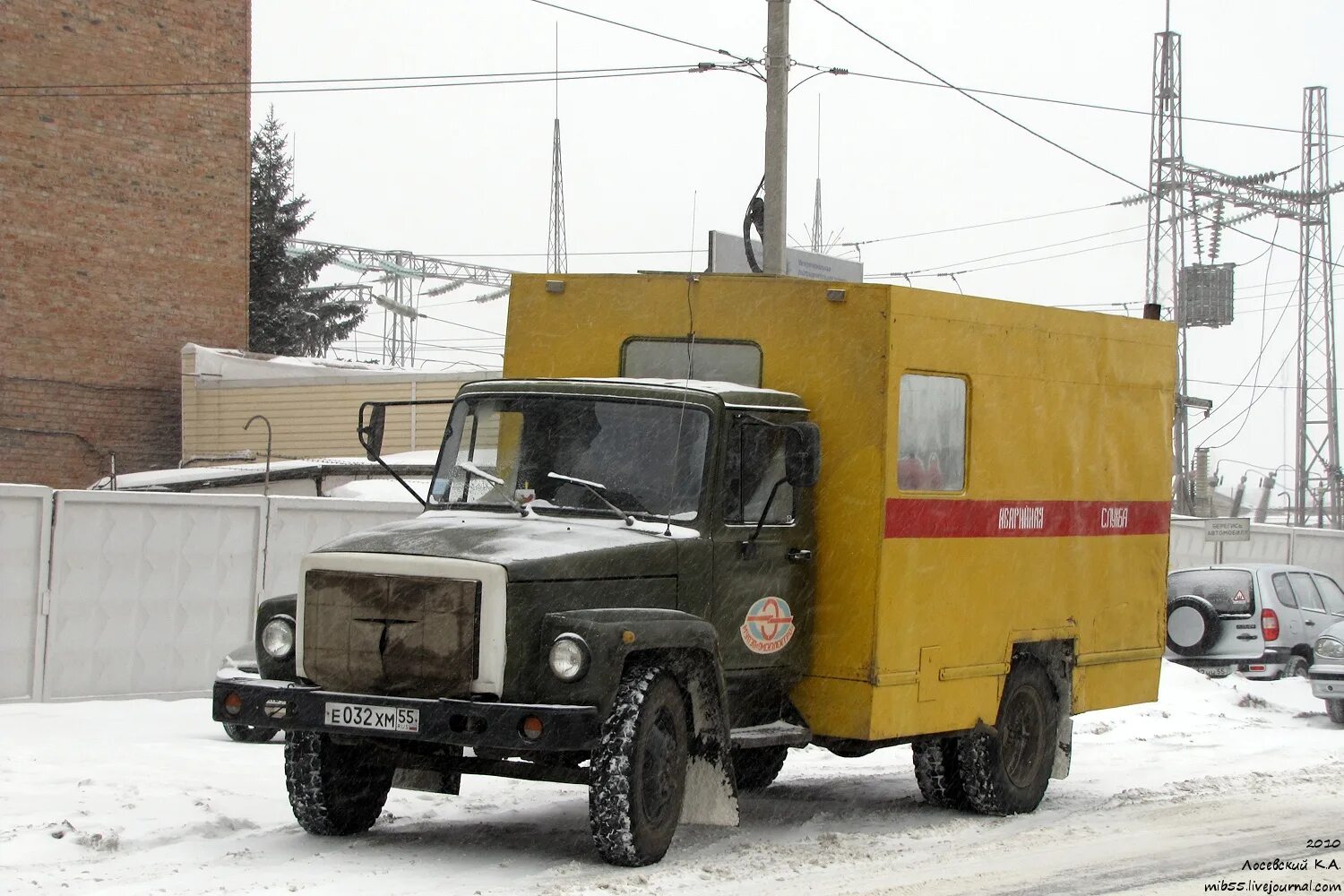 Аварийка спб. ГАЗ 3308 аварийная. ГАЗ 3307 аварийка. ГАЗ 3308 аварийка Водоканал. ГАЗ 3308 аварийная служба.