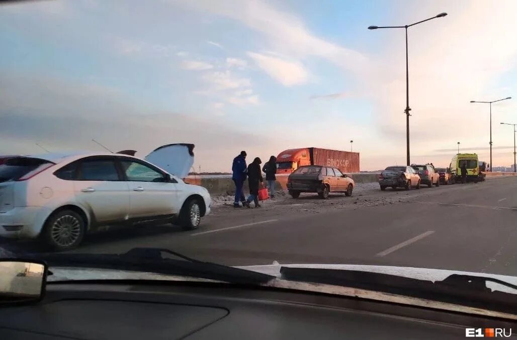 После 8 декабря. Авария на Кольцовском тракте. ДТП гонки на Кольцовском тракте. ДТП на Кольцовском тракте 17.03.