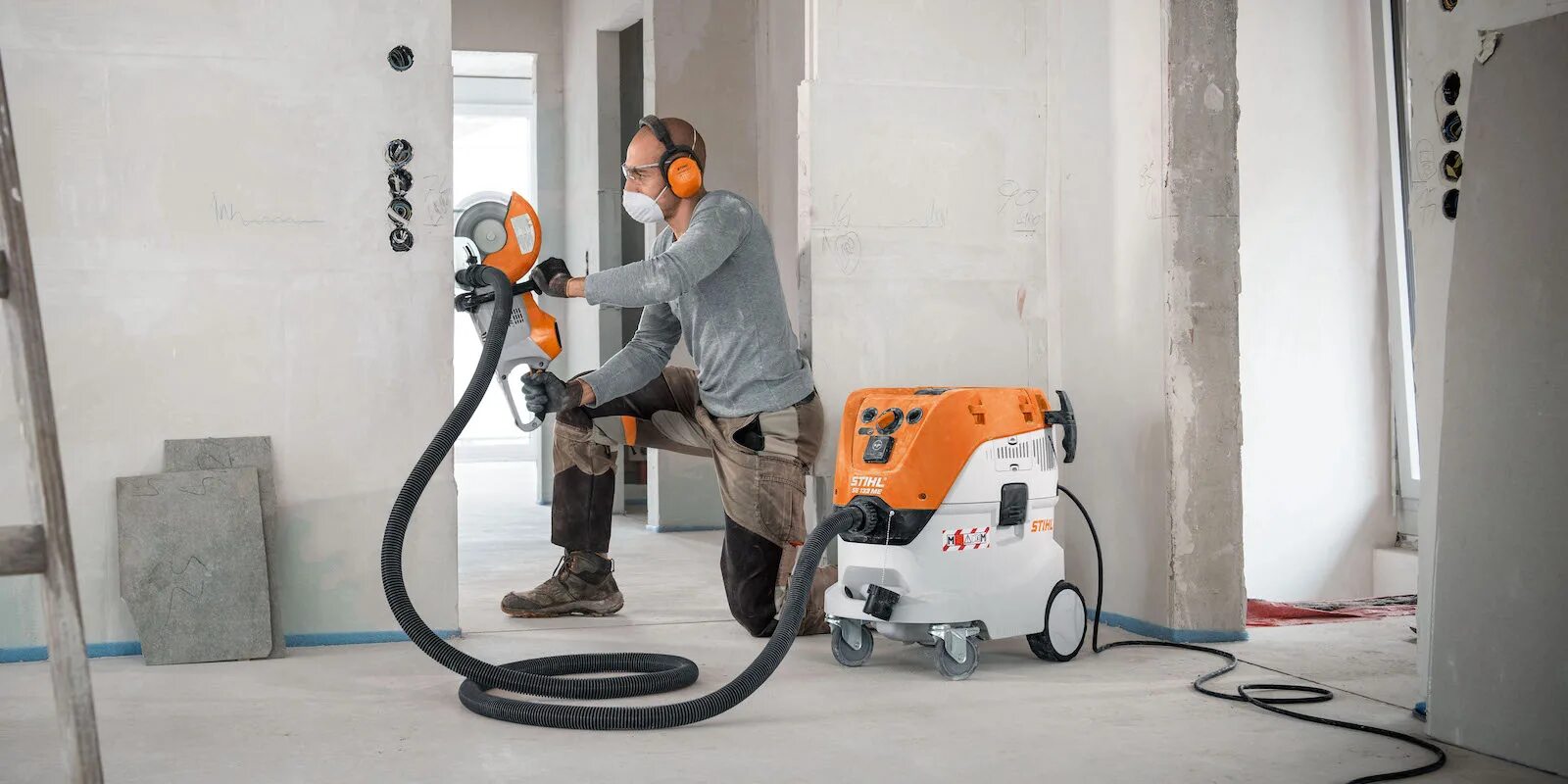 Stihl se133 me. Пылесос строительный Stihl. Штиль пылесос 133. Строительный пылесос Stihl se. Купить пылесос с очисткой фильтра