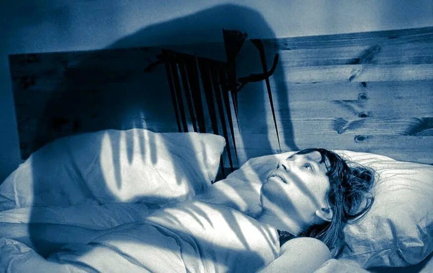 Зачем мертвому. Сонный паралич Паранормальное явление. Кошмарный сон + Сонный паралич.