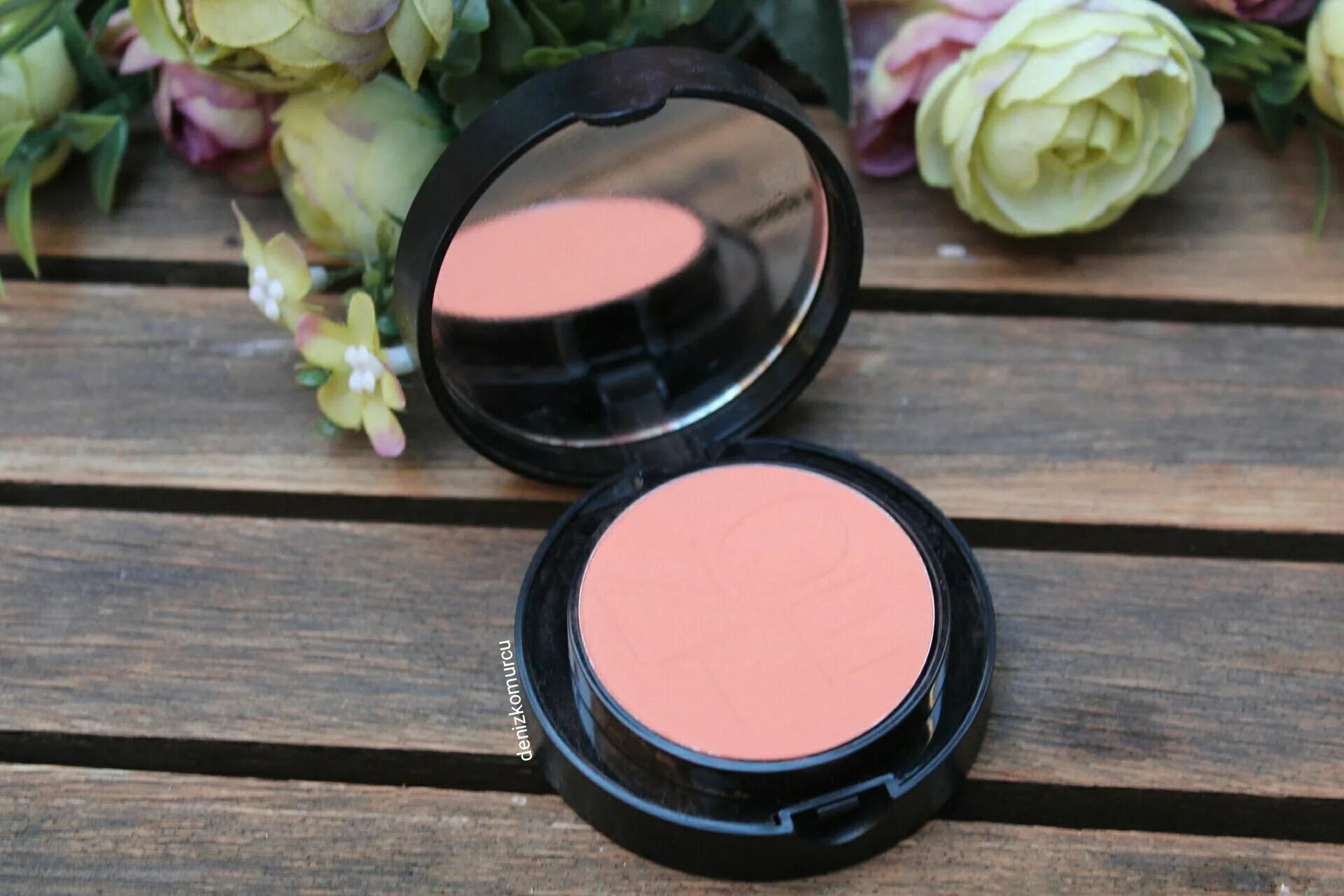 Coral обзор. Note Luminous Silk Compact Blusher 06. Note Luminous Silk Compact Blusher. Note Luminous Silk Compact Blusher 01. Note румяна компактные с эффектом сияния Luminous Silk Compact Blusher.