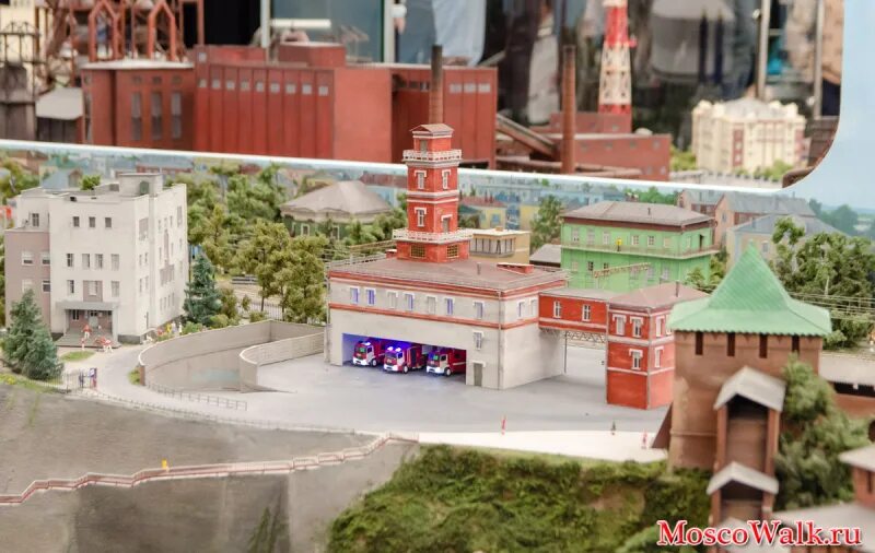 Музей заповедник усадьба мураново. Большой театр модель. Макет турбазы. Макет петродворца. Макет сельской местности.