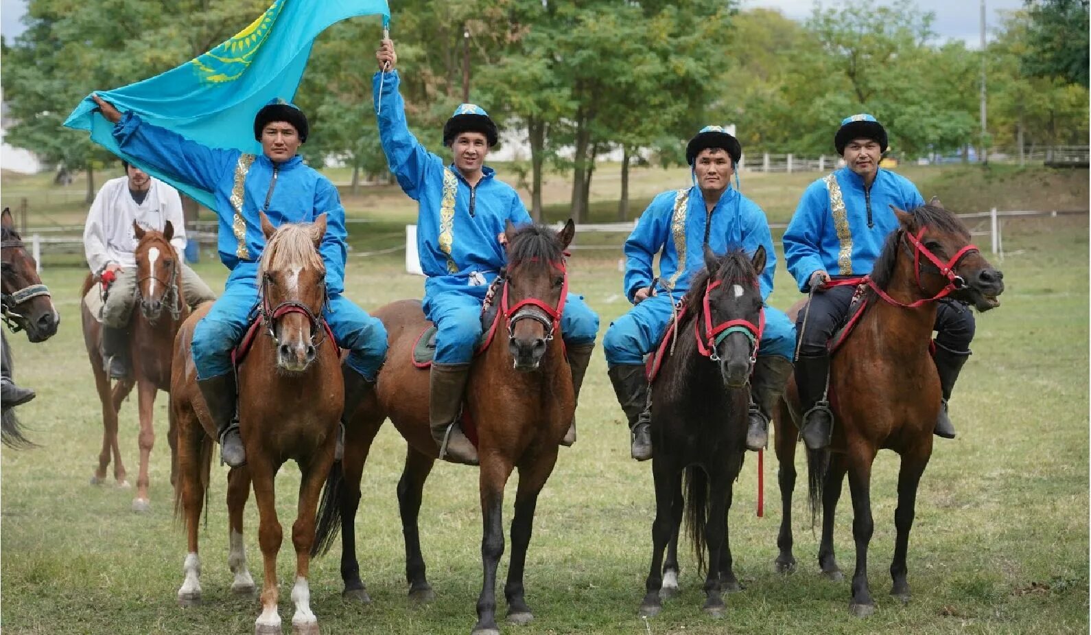 Кокпар в Казахстане. Казахская традиция кокпар. Национальные игры Казахстана. Казахские соревнования. 20 наурыз ұлттық спорт күні